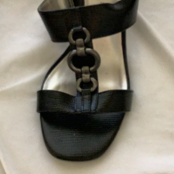 Black sandals - Picture 4 of 4